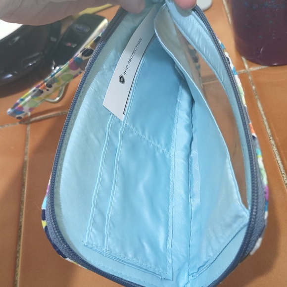 Vera Bradley RFID tech wristlet - Picture 4 of 4